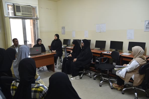 دورة تدريبية تقيمها وحدة التعليم المستمر بالتعاون مع قسم الفيزياء بعنوان التلوث الاشعاعي واضراره2