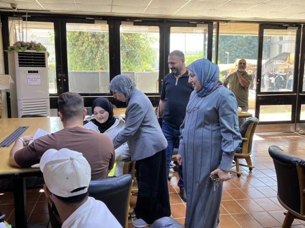 جولة ميدانية لمتابعة تسجيل الطلبة الجدد في كلية العلوم للبنات2