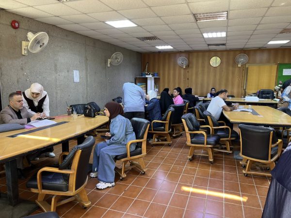 جولة ميدانية لمتابعة تسجيل الطلبة الجدد في كلية العلوم للبنات4