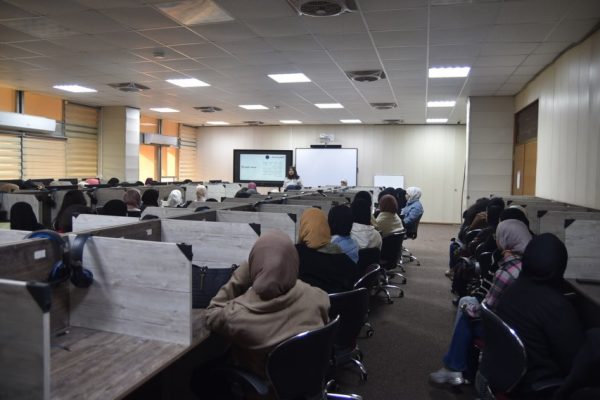 ندوة تعريفية تقيمها وحدة التأهيل والتوظيف بالتعاون مع قسم الحاسوب3